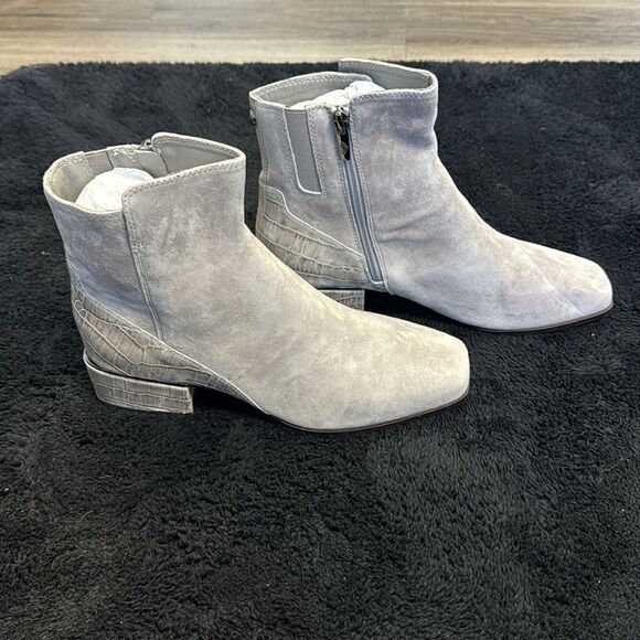 Donald Pliner Womens Azia Suede Ankle Boots Light Taupe | Jender Donald Pliner AZIA Grey/Light Taupe Suede and Leather Ankle Booties Size 9.5